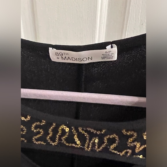 Size small black upper gold sequin mesh sleeve design shirt top - Picture 6 of 6